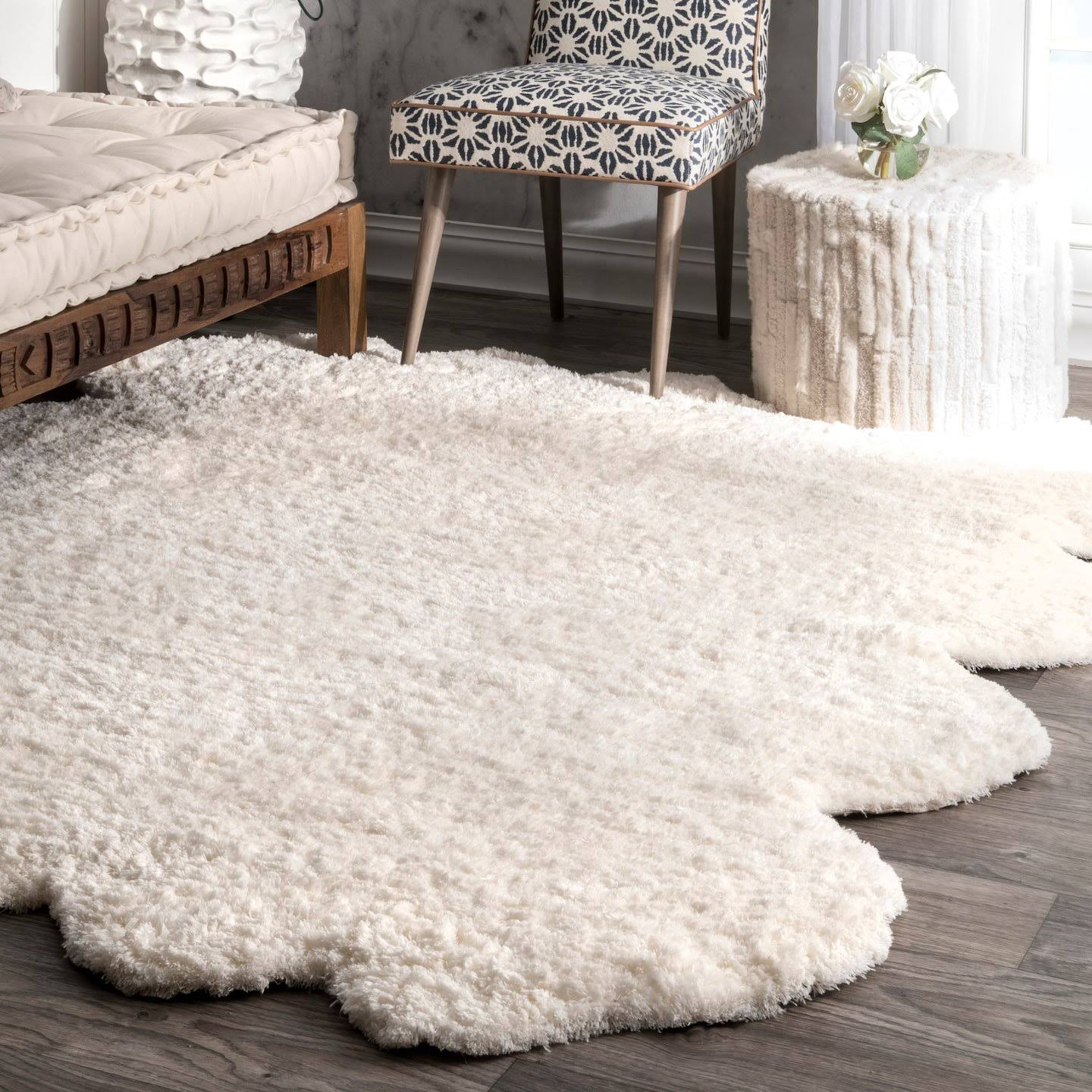 nuLOOM Hand Tufted Octo Pelt Faux Sheepskin Area Rug - Off-White (Beige) (6' x 7') - Product image 1