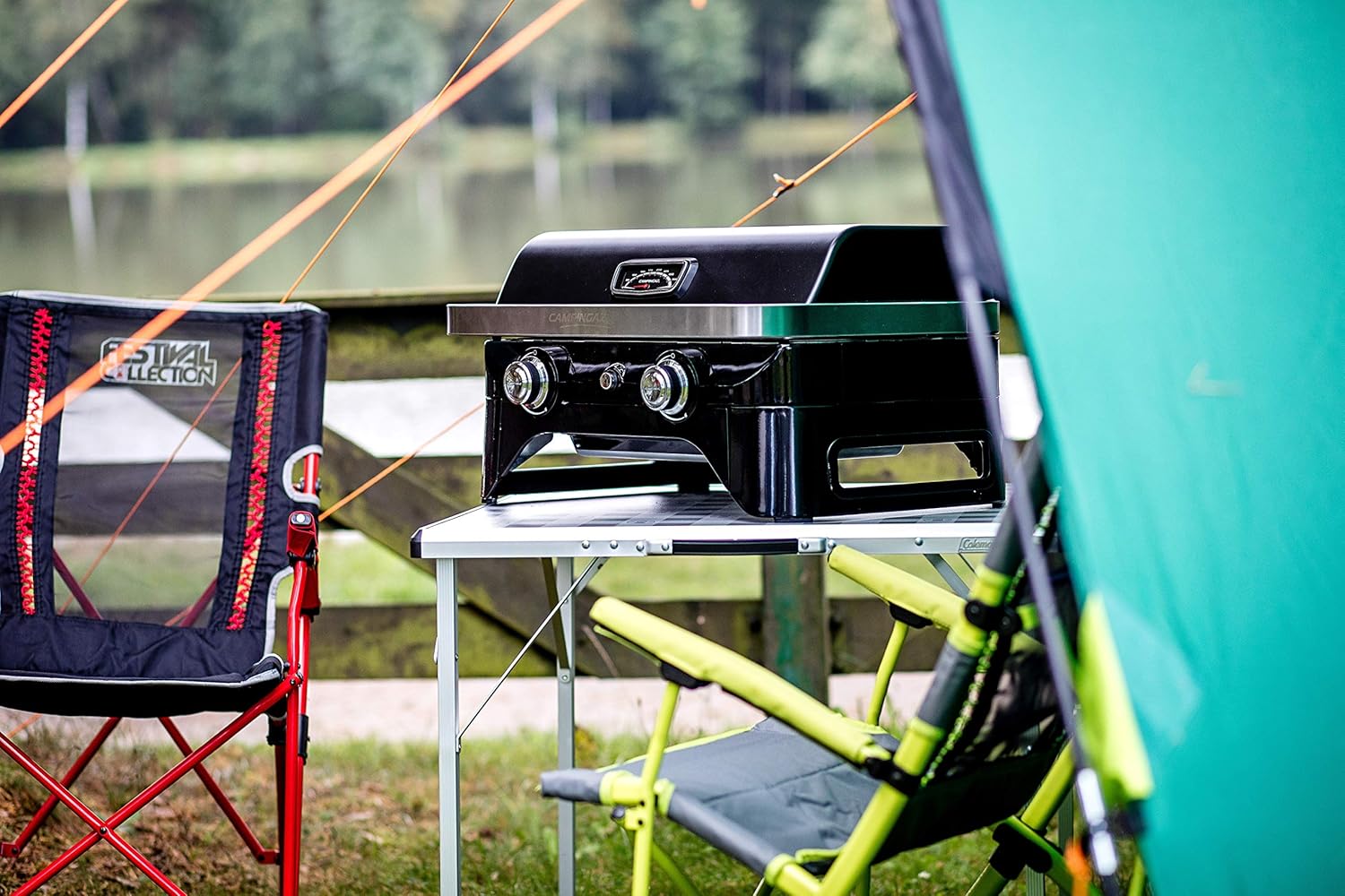 Attitude2go, Low Smoke Tabletop Barbecue, Portable BBQ, with Lid, Thermometer, and Cast Iron Grill, Power Supply: CV 470 Plus Gas Cartridge, Gray