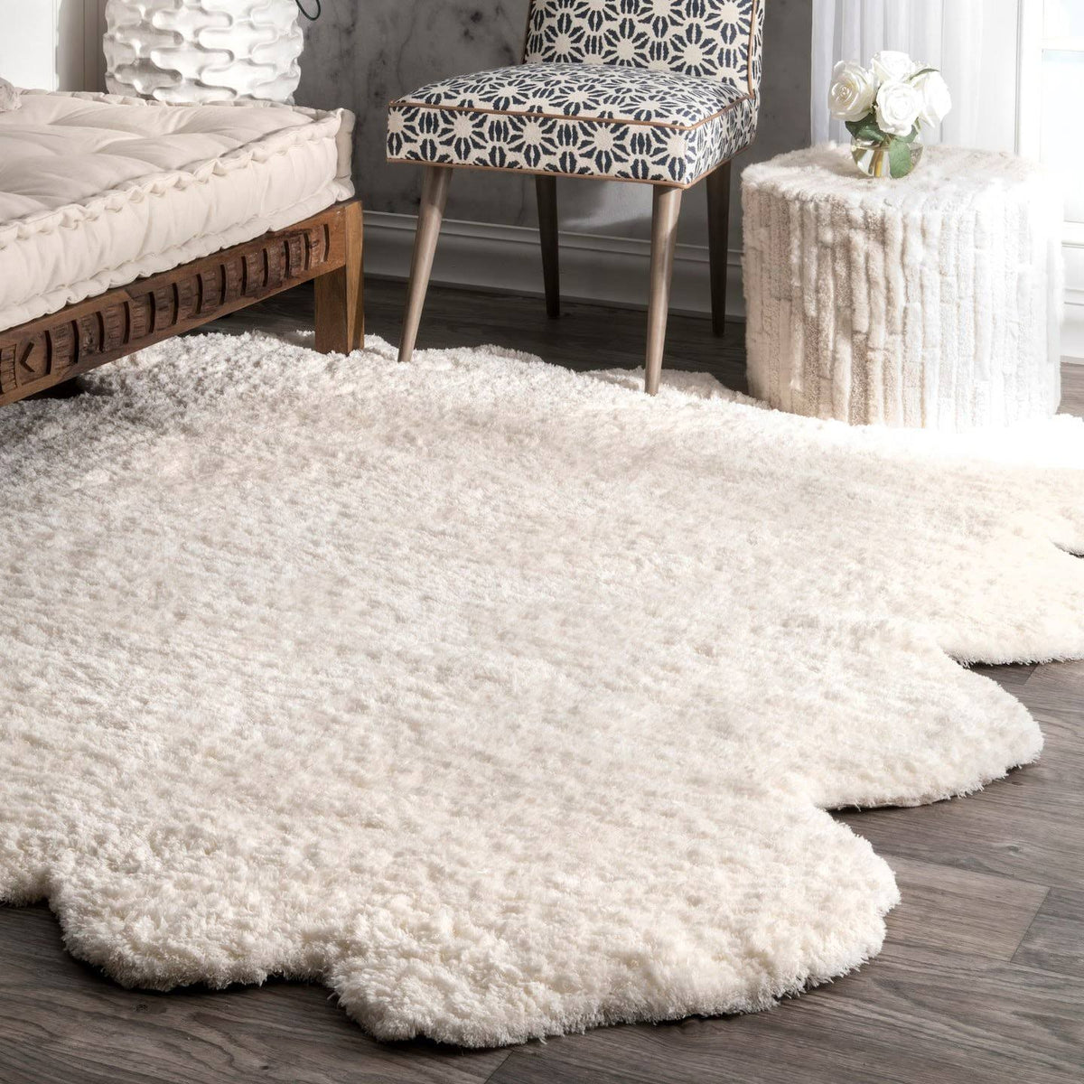 nuLOOM Hand Tufted Octo Pelt Faux Sheepskin Area Rug - Off-White (Beige) (6' x 7') - Product image 1