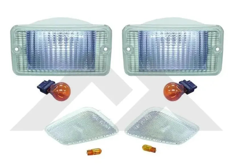 RT28015 Crown Automotive Parking/ Turn Signal Light Assembly Clear